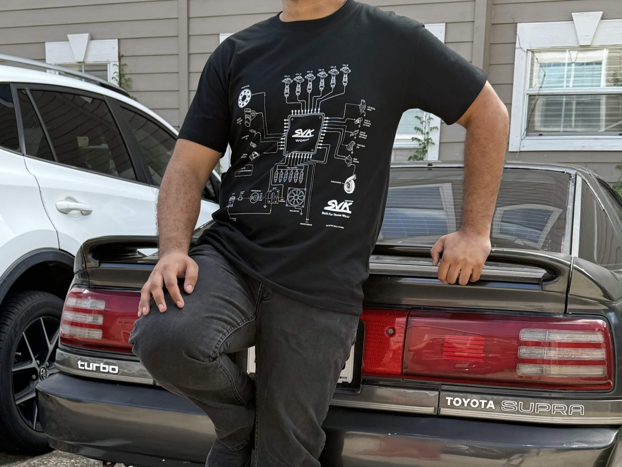 T-shirt view 3